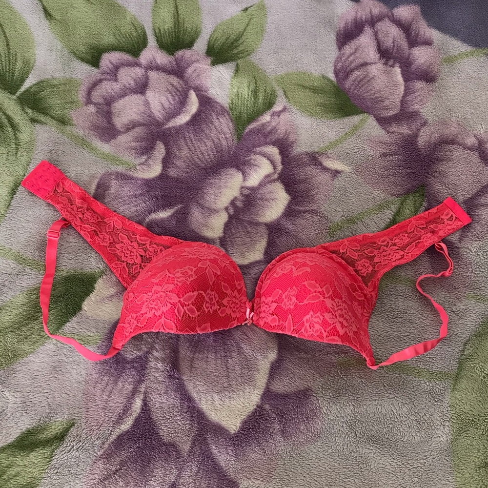 Beautiful Plus Size Bra - Picture 3 of 9